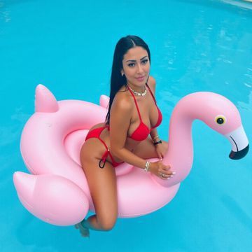 Olá, amor! Me chamo Ágatha , Tenho 23 anos, 1,65 de altura, com perfil mulher brasileira com bumbum e seios grandes.
Estilo namoradinha safada na medida certa para homens exigentes que deseja conhecer uma garota educada, inteligente e fogosa. Simpatia e sensualidade são minhas principais características.
Sobre meu atendimento, posso adiantar que gosto de uma boa conversa, beijos e preliminares , faço um oral bem babadinho e o anal com o valor a combinar. Estou te esperando!