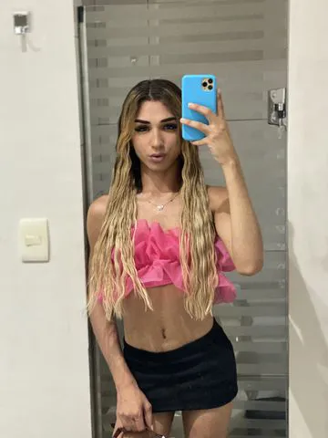 Novinha super educada, gentil e sem frescura!! 
