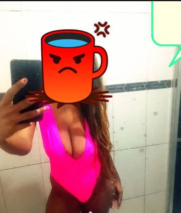 Olá, amores me chamo morena e morena alta de 1,75 altura magrela falsa. Estou nessa sexta feira atendendo agora por apenas 100 reais duas gozadas e com direito de beijo na boca, faço beijo grego, atendo dois homens, atendo mulheres, atendo casais. Só não faço sem camisinha e nem pagando a mais.

Estou disponível agora e até 22:00 ponto. Fora isso, atendimento só final de semana depois das 12:30.

ENFATIZANDO DESDE JÁ, NÃO POSSUO LOCAL. ATENDO EM HOTEL, MOTEL, CARRO e vou a domicílio. 
SÓ LEMBRANDO QUE NÃO FAÇO ANAL.

VENHA DELICIAR GOSTOSO SEM PRESSA ALGUMA. TAMBÉM TRABALHO COM RAPIDINHA QUE É 50 REAIS.

LEMBRANDO QUE, COBRO PASSAGEM VIA PIX SEJA IDA E VOLTA. CLIENTE NÃO PEDE UBER! CLIENTE QUE MANDA DINHEIRO IDA E VOLTA.

PAGAMENTO É NA HORA! SEJA PIX OU DINHEIRO. 