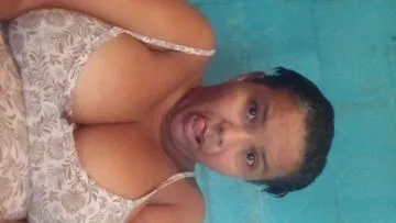 Sou morena gordinha e morena insaciável quem tiver interesse pode chamar
