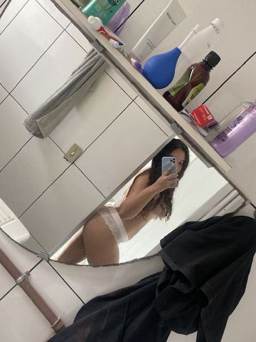 Olá amores hoje estou na região do abc 
Atendo com agendamento antecipado, faço um oral bem gostoso e molhado, faço anal também consultar valores. 🥰🥰

Com local 
190$  meia hr 
250$ 1 hr