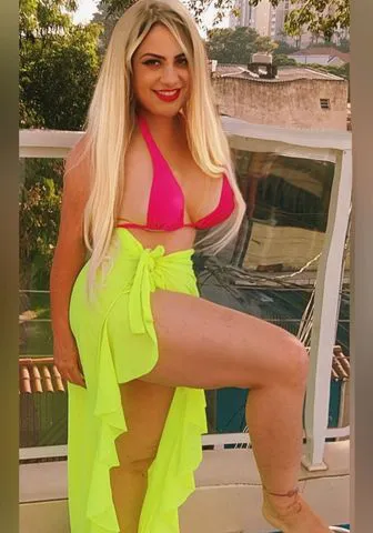 FAMOSA ATRIZ PORNÔ  369950