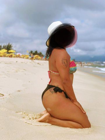 Semana maluca 
Pra você que busca uma rapidinha no veículo 
Bem prazerosa chegou ao local certo 
Vem que vem

Chamaaaaa