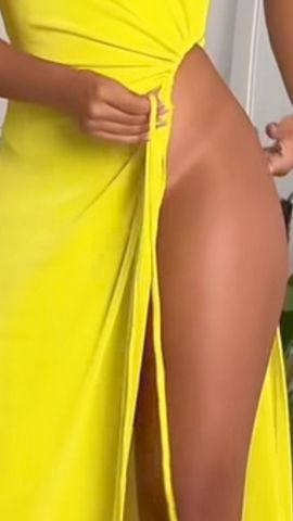 Discreta ,educada, carinhosa, energia boa, sua companhia para todos momentos. 