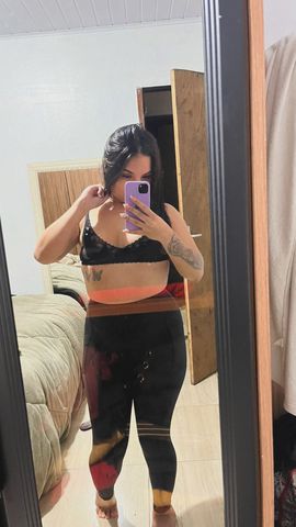 Tenho 20 anos, sou bem tranquila 
Gosto de te satisfazer e te deixar bem relaxado!! 
