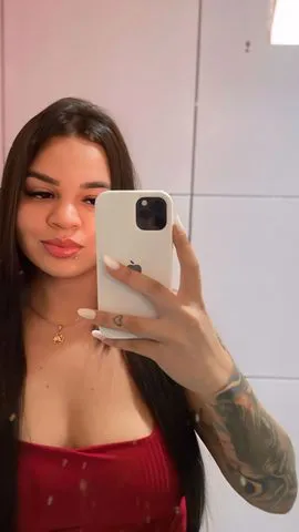 Olá , tudo bem ? Ao me chamar peço que leia a descrição do site ! 
 na cama sou tranquila e sem frescura faço oral e vaginal não faço anal então ao me chamar peço que sejam decididos . Uber de ida e volta por conta do cliente 
Não tenho local