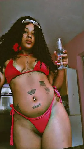 Adoro chupar e te provocar 😋 quer me comer forte amor ? Vem que vou realizar suas fantasias 