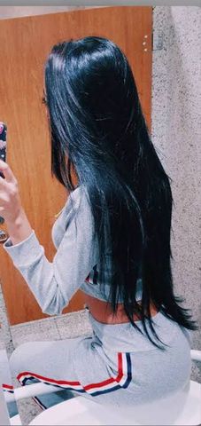 Olá, muito prazer. Tenho 19 aninhos, muito discreta e simpática e carinhosa. Não faço completo, e não tenho local. Atendo com horário marcado 💟