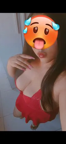 Olá amores faço completo beijo na boca gartanta profunda adoro anal gozo muito dando o cuzinho realizo feitiche faço video chamada to disponível amor atendimento sem pressa 