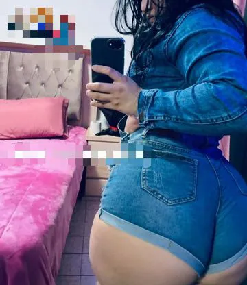 Olá para todos vcs apreciadores da beleza singular, o meu nome é mel tenho 30 anos sou uma acompanhante e massagista da pele macia e bronzeada,rosto com um sorriso fascinante.
Eu sou bem peituda de seios naturais com Marquinhas de biquínis provocantes.
Início meu atendimento com um mix massagens tântrica, nuru e prostática.
Na sentada eu não me garanto muito porque canso fácil, mas meu boquete meus amores chupo com tanta vontade que se tiver com pedras nos rins eu tiro com a boca só na mamada.
Meu atendimento é sem frescuras, sou muito simpática, carinhosa e safadinha.
Faço o  oral sem camisinha dependendo da sua higiene.
Amo fazer beijos grego e beijo muito na boca, não gosto de fazes nada mecânico e nem cronometrado.
Comigo o sexo é relaxado, sem pressa e intenso.
Oque realmente importa pra mim e ver você satisfeito delirando de prazer.
Comigo a transar e quente e safada com gosto de quero mais.
Tenho a bucetinha quente e apertadinha.
Sou um verdadeiro furacão na cama, irei tira seu fôlego e deixar você arrepiado da cabeça aos pés.
Então não perca tempo e venha marca um horário com a especialista em sexo oral.
O melhor oral da sua vida.
Local tranquilo e discreto.