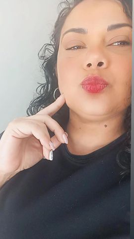 Olá amores sou a Mari essa baixinha safadinha das fotos!
Meu atendimento é sem pressa, estilo namoradinha sou bem carinhosa e trato meus amores com muito carinho pra voltarem sempre! Faço um garganta profunda bem caprichado e deixo finalizar na boquinha se for tudo bem limpinho é claro! 
Meu local é tranquilo sem portaria trabalho com hora marcada das 11 às 21hrs 
Venha te espero molhadinha e cheia de tesão 🔥