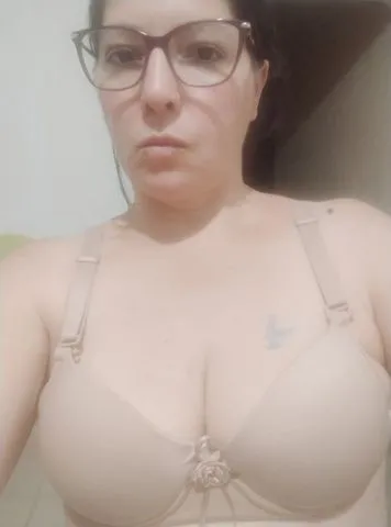 Talissa massagens sexo e inversão de papéis. 
Inversão de papéis apartir de 250 reais pix dinheiro .ou cartão débito. 
Presencial atendo somente das 12 meio dia 
Virtual dia e noite direto valores.5 mínnutos 25.
Via pix claro .não atendo com efeito de bebidas nem drogas Presencial claro .watss sem foto será bloqueado. 
Atendo centro local central. 
Só chame se realmente estiver na minha cidade. Rio.grande. 
Hotel central laguetto vila moura executivo ou atrantico  verifico antes se realmente o cliente está em slgum destes valores hotel 300 reais adiantado via pix .tudo com preservativo  pois me amo .aguardo por vcs bjs Talissa. 
Horários .12 meio dia até às 14 horas e 20.Apos horário das 16 horas e 40 até às 20 horas presencial .
Após virtual dia ou noitrealizo 30 minutos 
Valor 200 .
