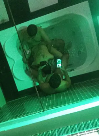 Vamos curtir, relaxar e gozar gostoso.
Sigilo 100%. Aceitamos Cartão,Pix e dinheiro em espécie.
Vem pra essa aventura com a gente.
Atendemos casais, lésbicas, bi, trans, travesti, gays todo o público.
Atendimento presencial, chamada de vídeo, venda de pac