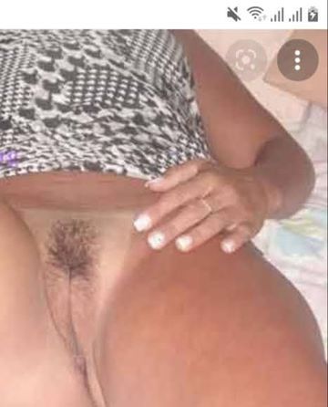 Sou jó coroa bronzeada de seios fartos com um oral bem babado na pele simplesmente inesquecível. 