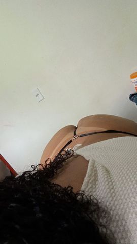 Cacheada,baixinha, cheinha gosto de um 👄👅💦🍆