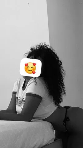 Mulata , Gulosa , Magrinha e Sem frescura 
Oral , Natural , Garganta profunda 
Bucetinha apertadinha e lisinha 
Anal sem frescura, Todas Posições 
Gosto de Senta com a Bucetinha na sua cara 
Prazer Garantido , Tenho local tranquilo e discreto 
Fotos reais!! 