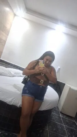 Sou uma gordinha fogosa. 
Venha se satisfazer comigo. 