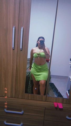 Sou nova por aqui 
Quero realizar os seus desejos 
Faço completo 