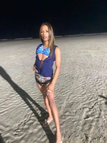 Morena safada trans sem frescura venha me conhecer amor posso ser sua siga sua amante e sua puta adoro uma putaria realizo fetiches
