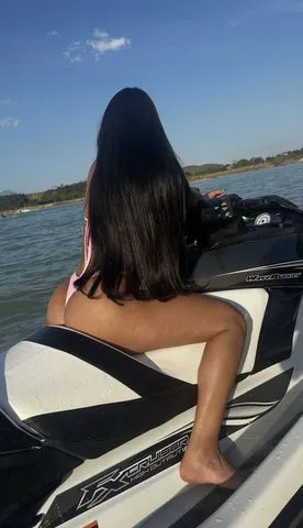 Olá, me chamo Thayane Menezes. Trabalho com massagens com finalização, tenho 19 anos meu atendimento é bem relaxante e sem pressa, aguardo sua mensagem 🤍☺️