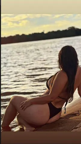 Estou aqui para satisfazer seus desejos 