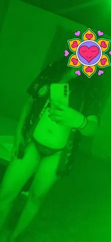 A massagem Nuru é uma forma de massagem erótica de corpo inteiro originária do Japão. Caracteriza-se pelo uso de um óleo que permite amplo contato pele a pele. A massagista desliza seu corpo sobre o corpo do cliente para criar uma experiência sensual.

Benefícios da Massagem Nuru 
 • Reduz o estresse do dia a dia
 • Desperta a sensibilidade corporal
 • Proporciona relaxamento profundo
 • Estimula a energia vital e o prazer
 • Promove bem-estar físico e emocional

*horários disponíveis 
Segunda a sexta a partir das 19 horas 
Sábado a partir das 14 horas 
Domingo a partir das 10 horas 

*Atendimento em local próprio/motel/ hotel/ a domicílio 


Relaxante/ Nuru sem finalização 280
Nuru com finalização 350


Valores para atendimento em motel/ hotel ou a domicílio a combinar