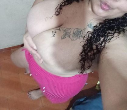 Sou uma pessoa bem carinhosa gosto de dar carinho gosto de te fazer bastante sexo Então bora vir me conhecer dar aquelas relaxada bem gostosa