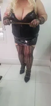 Mulher ativa, dominadora sádica perversa. Fetichista 367890