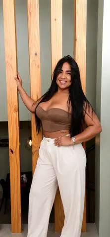 Morena linda, charmosa e cheia de personalidade\. ✨ Tenho um corpo natural, um jeito carinhoso e uma energia leve e envolvente\. Gosto de proporcionar uma experiência especial, com atenção, simpatia e um atendimento diferenciado, sempre prezando pelo respeito e pela discrição\. 💕
