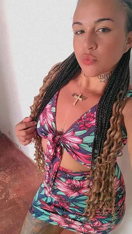 Oooi meus amores espero que vocês estejam bem, mas também podemos melhorar  um pouco mas com muito prazer, tenho local discreto e confortável prontinha para te atender e te satisfazer 🥰😈