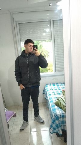 Olá moças lindas, meu nome e Vitor mas todos me chamam de RYUZAKI tenho 21 anos e estou disposto a dar o melhor sexo a vcs, 18 cm e bem grosso 
