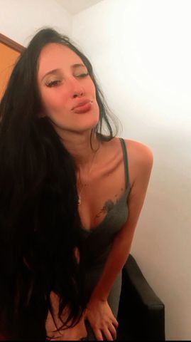 Desejo, prazer e intensidade em cada toque...

Sou especialista em transformar simples momentos em experiências quentes e inesquecíveis.
Ofereço:

💆‍♂️ Massagem Relaxante – corpo leve, mente tranquila.
🔥 Massagem Sensual – toques provocantes que despertam fantasias.
💧 Massagem Nuru – corpos deslizando em perfeita sintonia, pele com pele, até o clímax da sensação.

Ambiente reservado, discreto e preparado para receber você com todo carinho.
Aqui, cada detalhe é pensado para o seu prazer… ✨