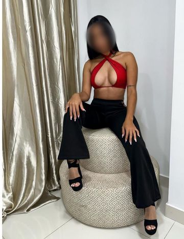 Olá, Sou completa e gostosa, cheirosa e educada, muito bonita, carinhosa.

discrição e total sigilo, 
muito bem localizado discreto e sigiloso para se sentir mais à vontade.

Dispobilizo de várias técnicas de massagem, Local com banho e toalhas limpas, sou uma otima companhia pra homens carentes.


Gio 11 977199204 WhatsApp