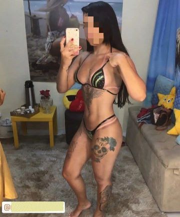 Sou uma Acompanhante estilo mignon, com cabelos longos pretos lisos até o bumbum, marquinha de biquini em dia, Corpo tatuado piercing nos seios.

Atendimento completo
Beijo na boca,oral sem preservativo ate o final, anal liberado.