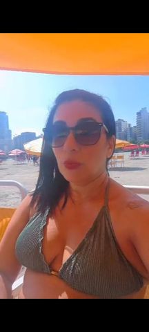 Sou carinhosa,  amorosa, descrição acima de tudo comigo 