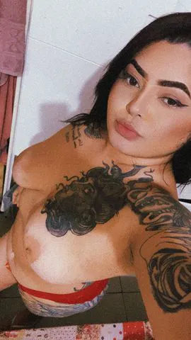 Olá, meu amor, prazer em conhecê-lo. Sou uma bela acompanhante morena. Sou completamente natural. Não tenho frescuras, podemos passar momentos incríveis juntos. Sou uma mulher linda, venha me conhecer e vamos nos divertir intensamente entre quatro paredes.