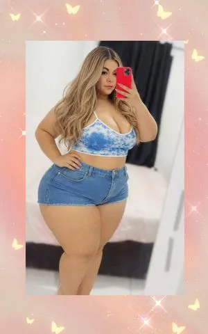 Ola amores trabalho com chamada de vídeo, me mostro me masturbo e fico de posições que vc pedir venha gozar gostoso, chama no WhatsApp , prometo te enlouquecer, tenho bunda GG e uma bucetinha liza e grande além de seios fartos,, vem gozar pra me bb