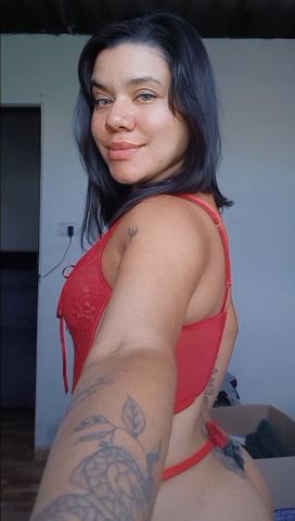 Buceta enorme e bem apertadinha!!

Dona de uma buceta enorme, apertadinha e muito gostosa! Eu adoro receber sexo oral, enlouqueço quando me chupam até eu gozar... Faço um sexo oral que é de deixar qualquer homem louco! (o sexo oral só é feito se o cliente for limpinho). Sinto prazer em me entregar, tenho muitos orgasmos, principalmente com os inteligentes, divertidos e que sabem o que quer... Prazer é fundamental...

SÓ ATENDO EM MOTÉIS
( COBRO O UBER DE IDA E VOLTA)