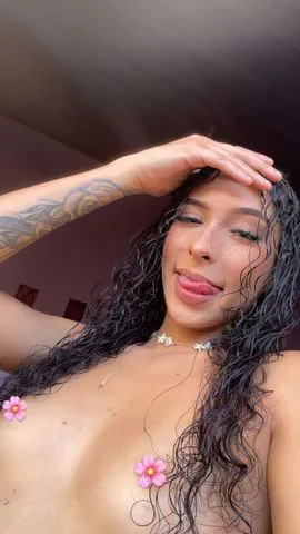 Uma mistura perigosa de sensualidade carinho e muita malícia, se vc procura prazer, atenção e momentos intensos…vem me descobrir.🫣
LOCAL: MARTIN DE SÁ