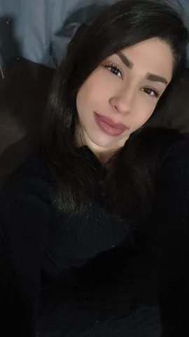 Oi, tenho 30 anos, cabelos até meio das costas, magra 63kg, estatura 1,66cm. Sem frescuras, oral bem babadinho e gostoso... Me chama, marca teu horário e te garanto que te levarei ao extremo prazer. Também faço chamada de vídeo e vendas de conteúdo!