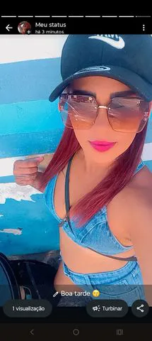 Morena ruiva tatuada 