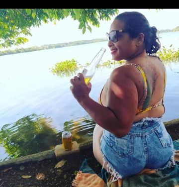 Sou gordinha atendo somente de dia pra melhorar seu prazer venha me conhecer não espere que seja uma princesa mas te garanto sou uma deusa pra te enlouquecer te encher de prazer venha conhecer e vc jamais vai esquecer😛