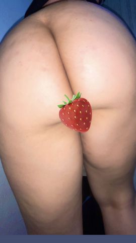 Puta tímida tipo namoradinha 
Branquinha tatuada do bucetão 
Atendo em motéis 