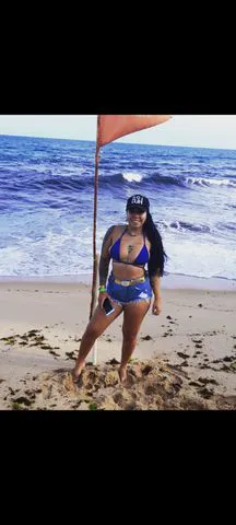 Morena de pele clara do rabao saliente cheirosa e educada completinha poucos dias bairro brasil 