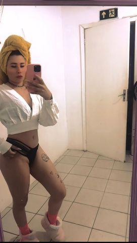 Oi meus amores, sou a anne uma garota branquinha de cabelos pelos ombros, atendimento estilo namoradinha