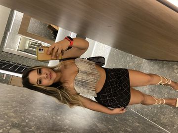 Olá mores, me chamo bella, loirinha baixinha do bundao 🍑 dos seios naturais, atendo em hotel, motel, sua residência, e resenha, faço pernoite tbm chama no zap vamos nos conhecer amor 🥰 