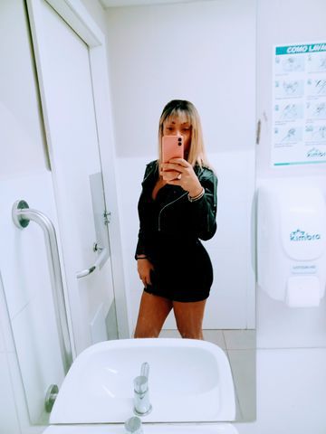 Gaby Santana LOIRA e safadinha sem mimimi, pronta pra realizar fantasias e desejos mais quentes. Atendo todos os dia 24hrs zap 11948939586 280221