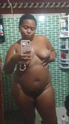 Sou uma menina de 22 anos adoro fazer uma putaria  gostosa sou tipo namoradinha carinhosa faço gostoso vamos fazer aquela putaria vem dar seu leitinho vc não irá se arrepender  
Obs:não faço anal