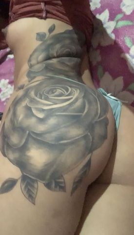 Novinha trans gostosinha é safadinha na cama vem realiza seus fetiches e goza gostoso com a putinha safada vendo coteudos e faço vídeo chamada 