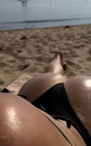  (100,00 - 30 minutos)  (250,00 - 1 hora) - Com local.
Realizo anal com acréscimo.
🔥 Delícia que vai te viciar 🔥
Sou aquela que adora um oral bem molhadinho, caprichado e cheio de tesão… Quero sentir seu gosto, sua pegada e te levar ao limite. 💦
Vamos gozar juntinhos? 😈💋